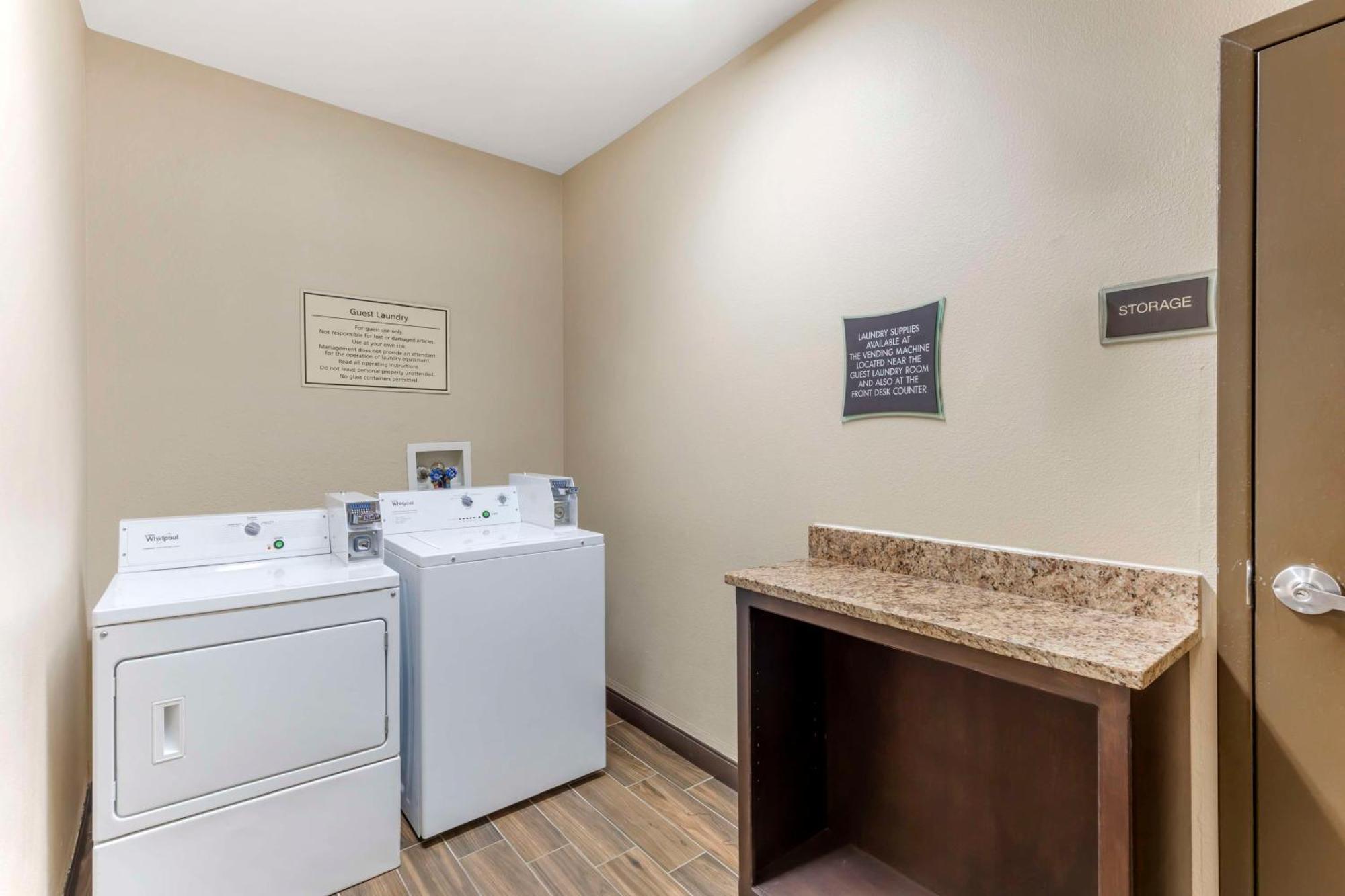 Best Western Plus Burleson Inn & Suites Exterior photo