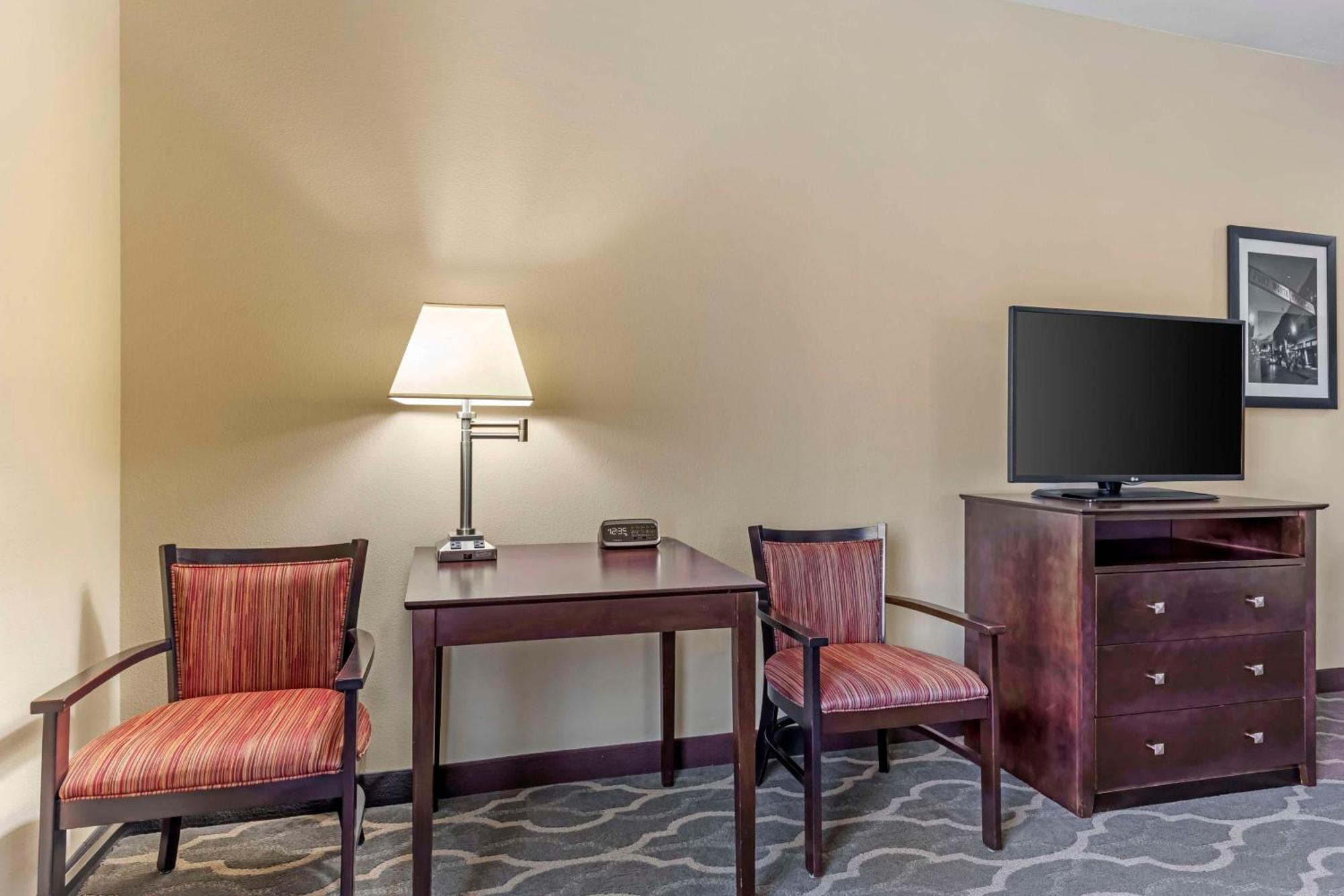 Best Western Plus Burleson Inn & Suites Exterior photo