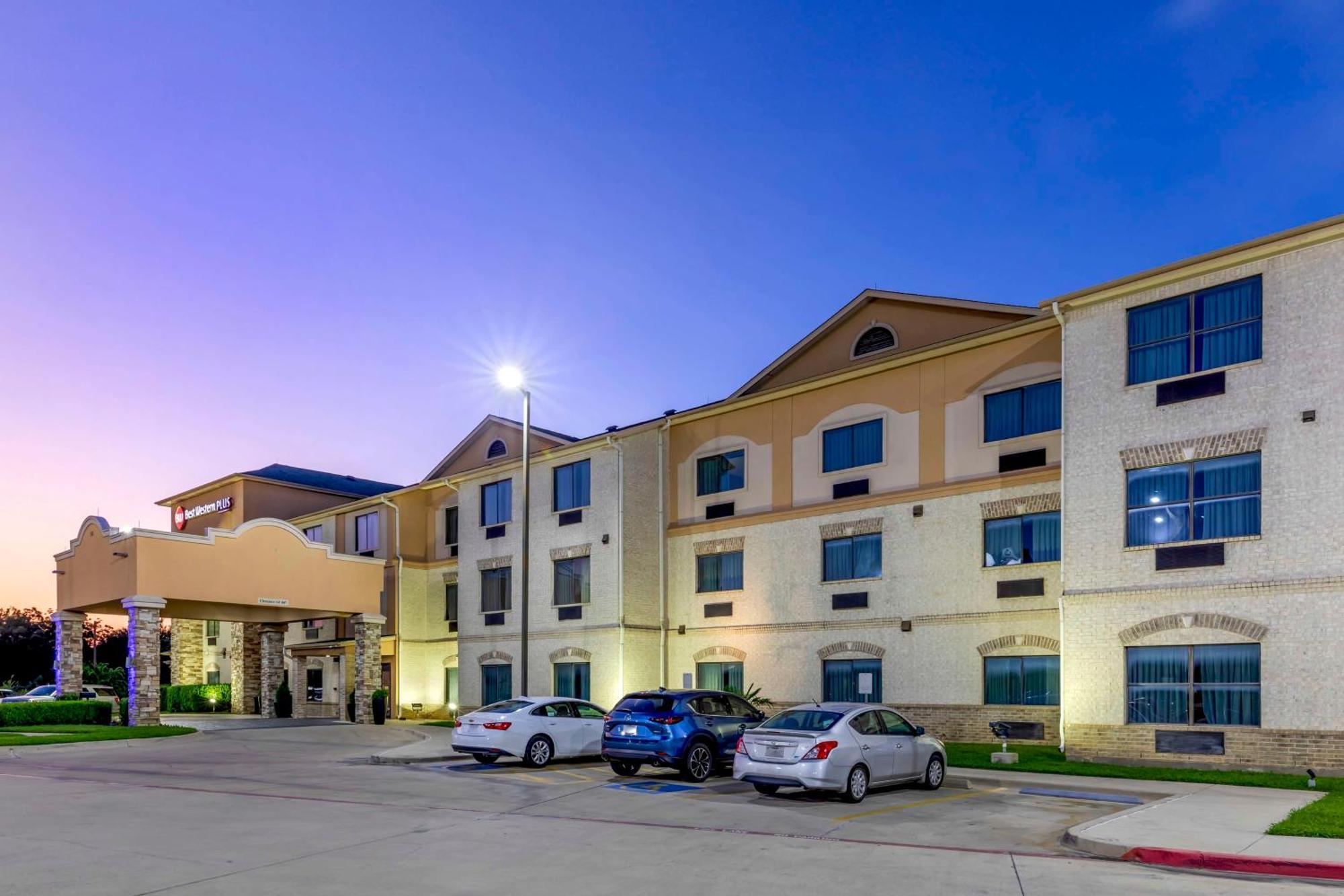 Best Western Plus Burleson Inn & Suites Exterior photo
